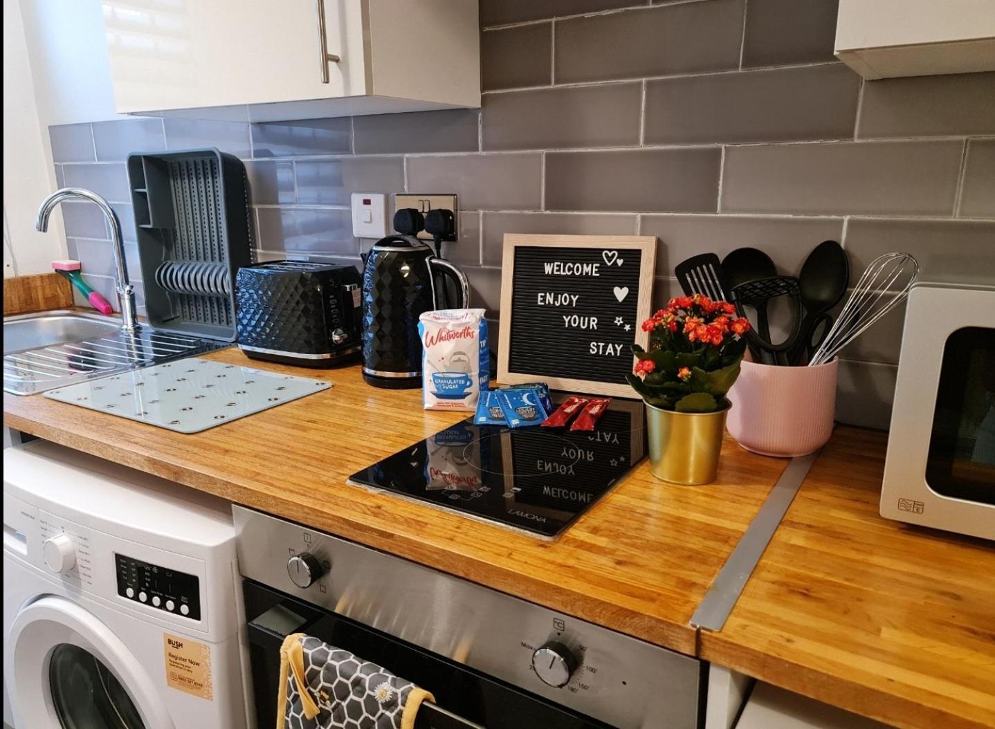 Cosy Studio With Kitchenette And Private Bathroom - 15Mins To Central London! ภายนอก รูปภาพ