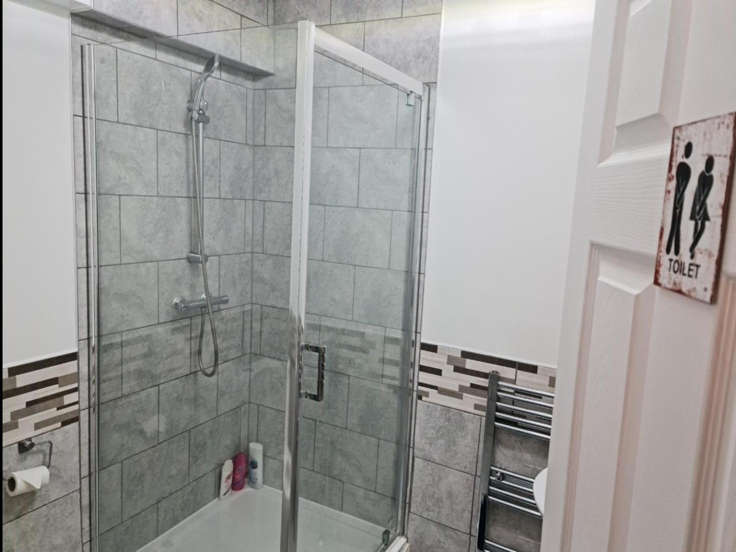 Cosy Studio With Kitchenette And Private Bathroom - 15Mins To Central London! ภายนอก รูปภาพ
