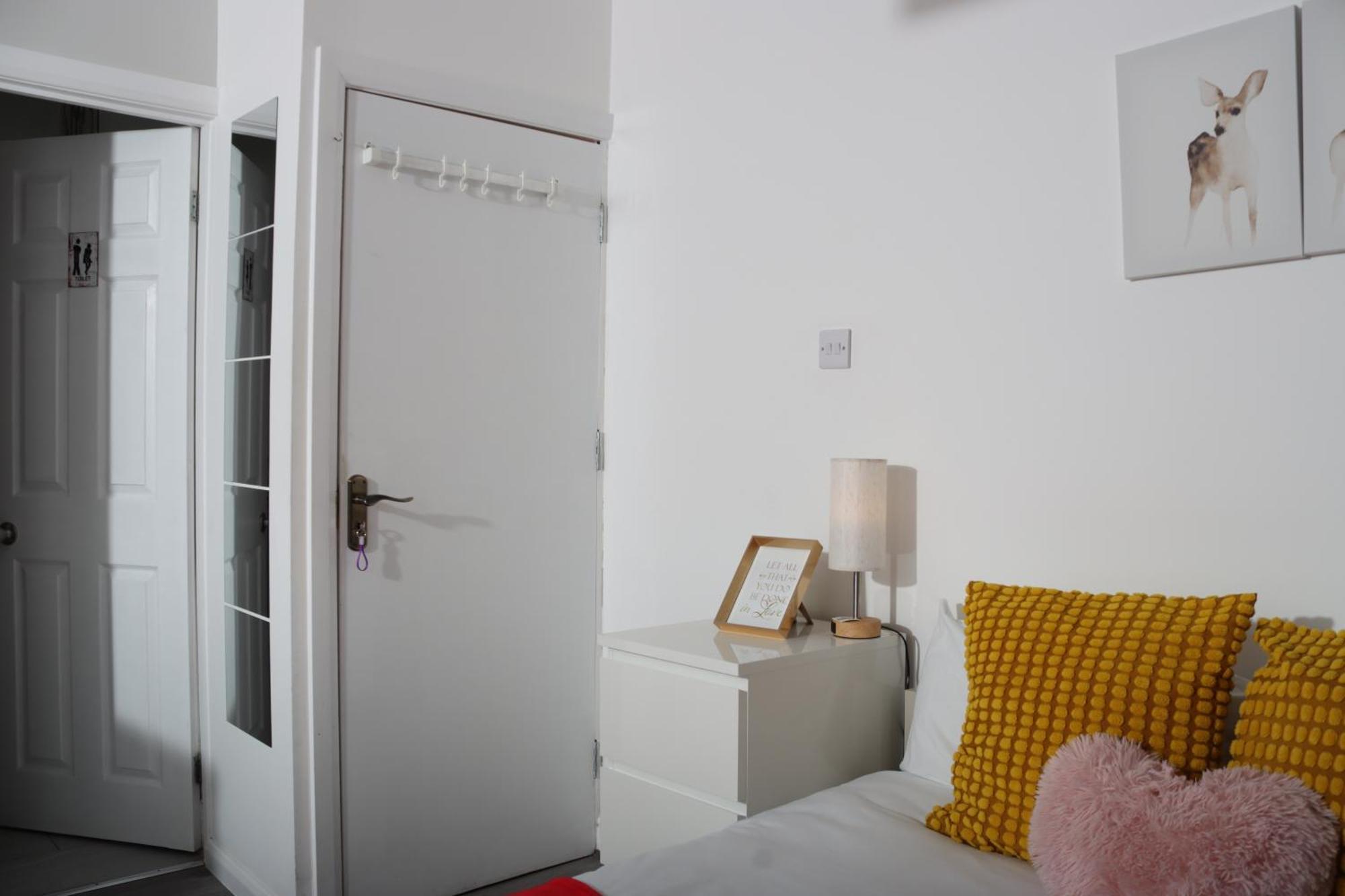 Cosy Studio With Kitchenette And Private Bathroom - 15Mins To Central London! ภายนอก รูปภาพ