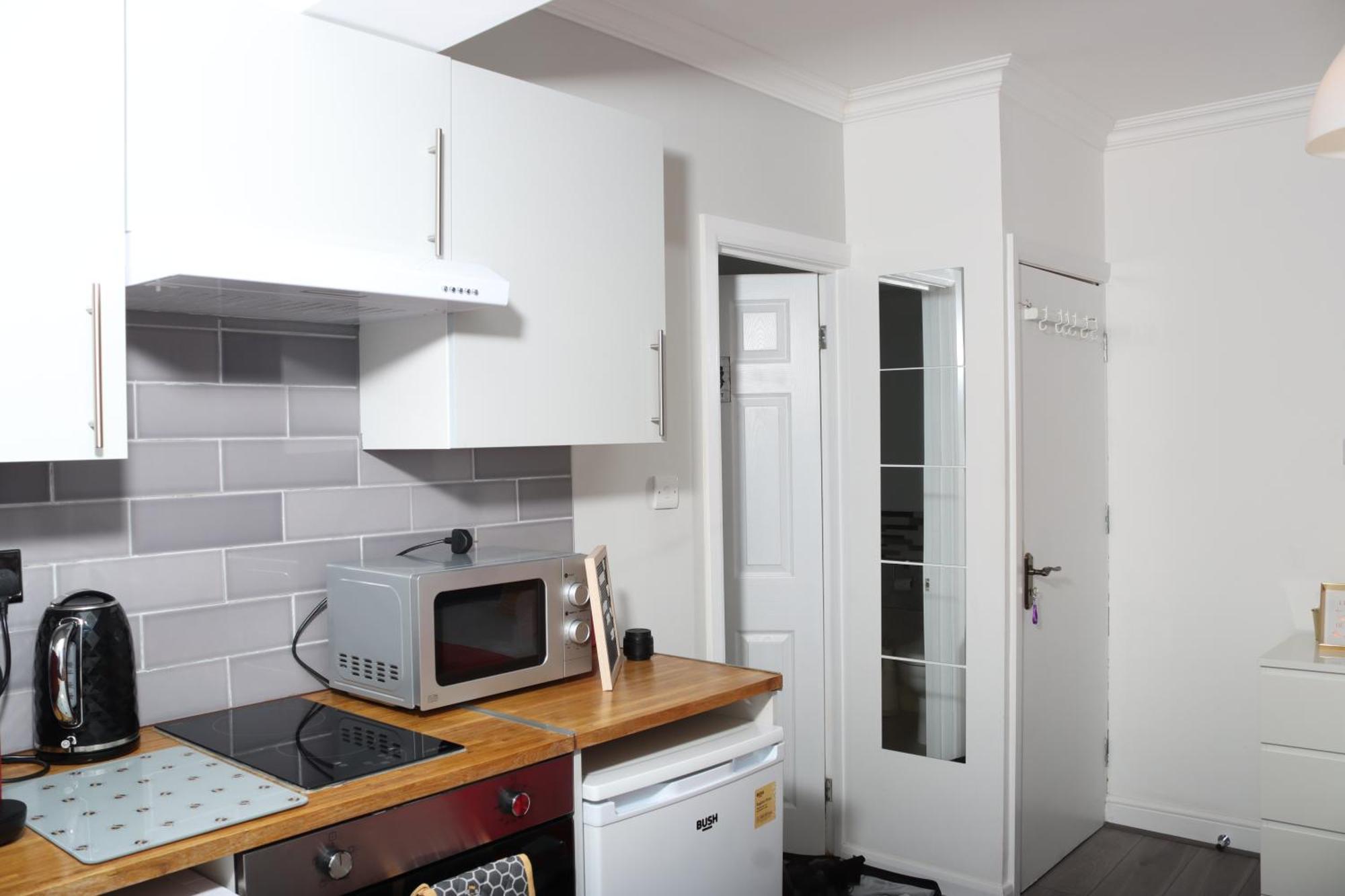 Cosy Studio With Kitchenette And Private Bathroom - 15Mins To Central London! ภายนอก รูปภาพ