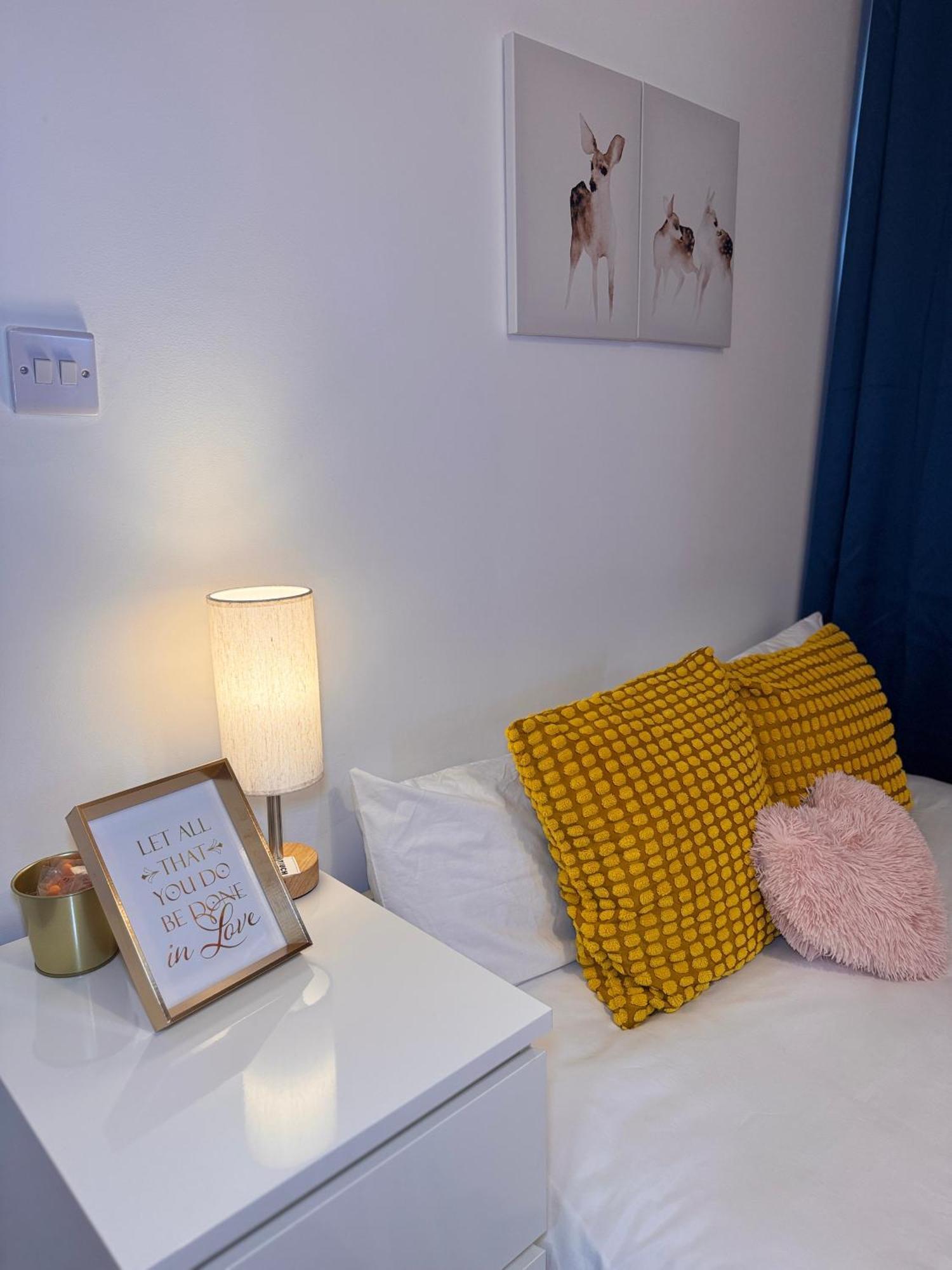 Cosy Studio With Kitchenette And Private Bathroom - 15Mins To Central London! ภายนอก รูปภาพ